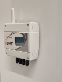 Uchwyt do mocownia przetworników COMET na powierzchniach magnetycznych